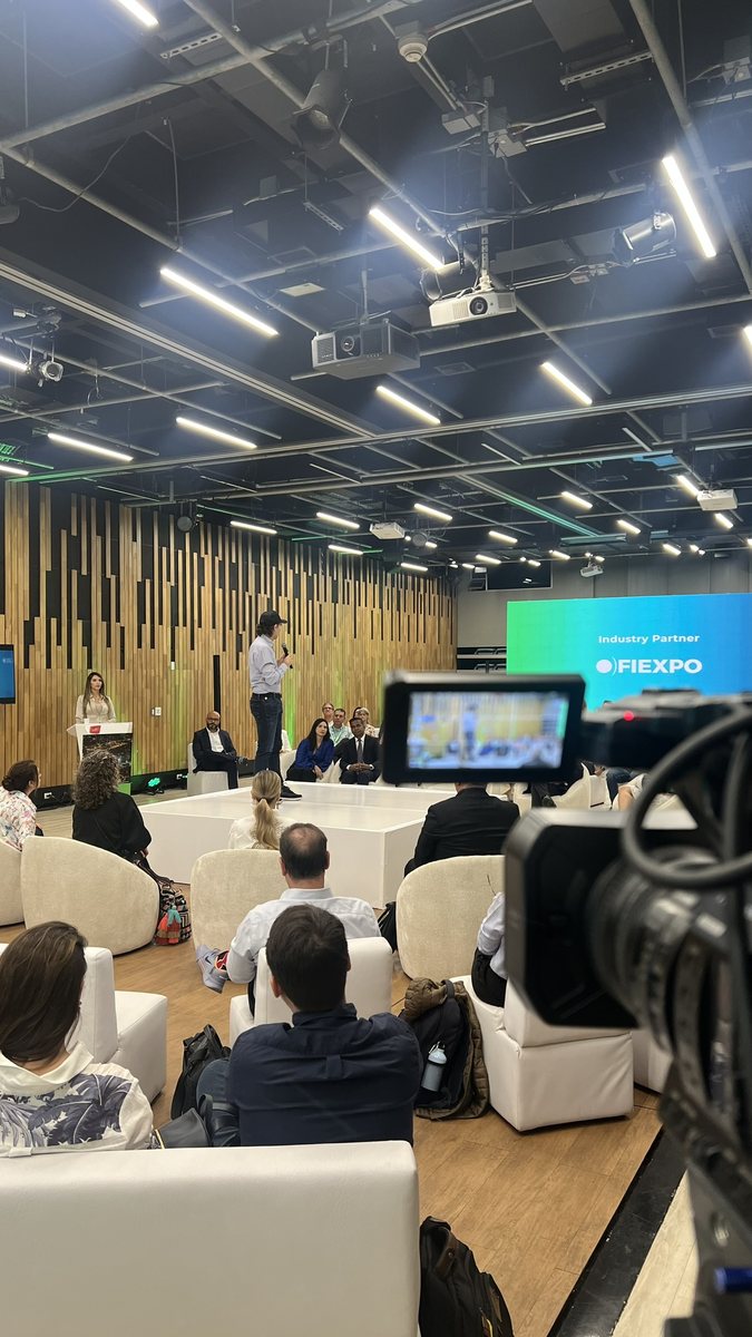 Producción audiovisual profesional — Time Solutions Colombia