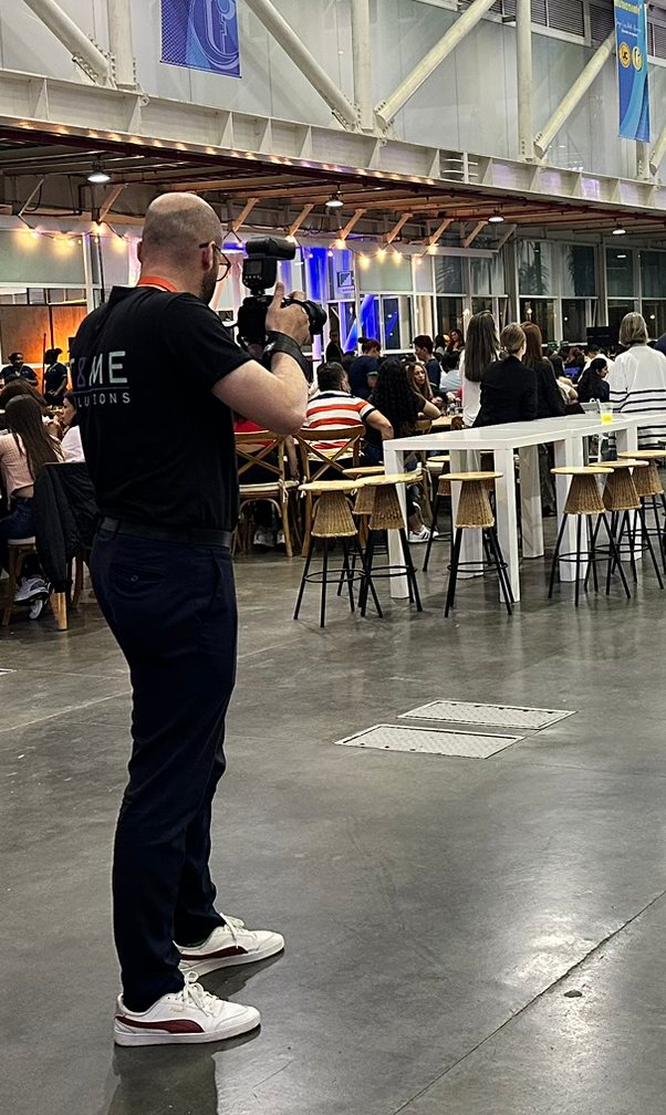 Fotógrafo profesional de eventos — Time Solutions Colombia